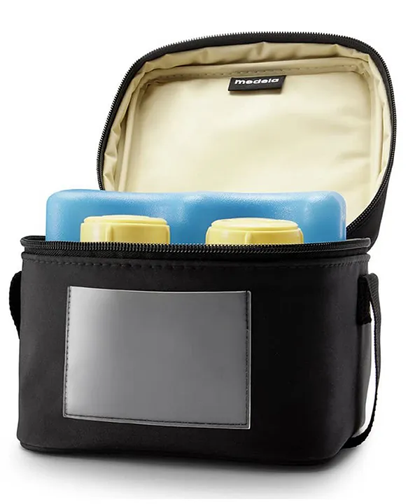 Medela Cooler Bag With Ice Pack & 4 Breast Milk Bottles - 150 ml Each