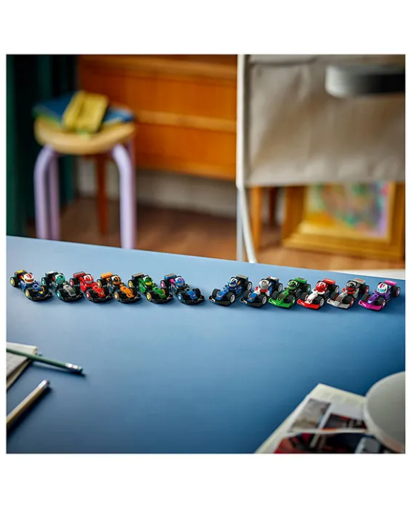 LEGO Minifigures F1 Collectible Race Cars Vehicle Kit 29 pieces-71049